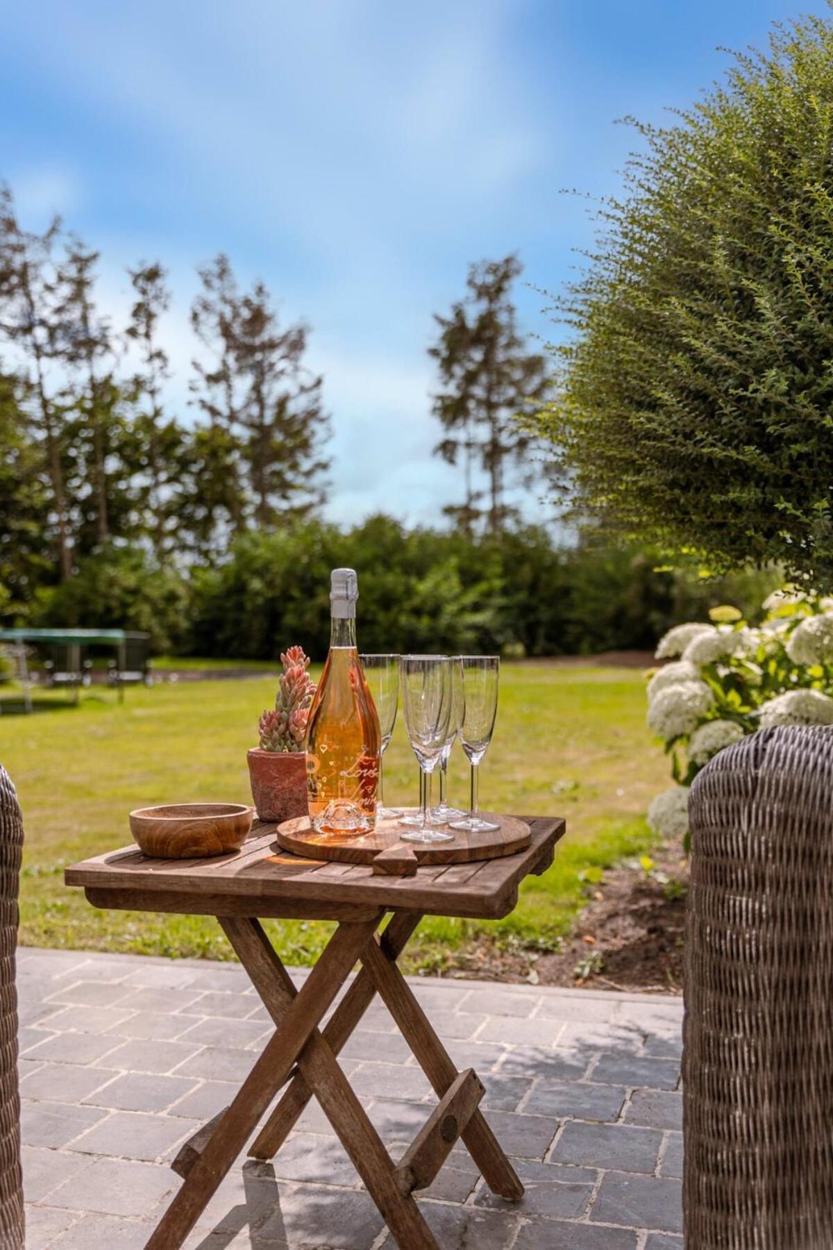 Вілла Farmhouse Oasis With Garden, Pond And Idyllic Surroundings Бернем Екстер'єр фото